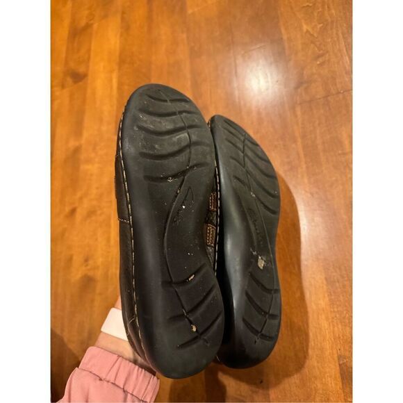 Woman’s leather Clark’s shoes size 9 - Picture 3 of 5